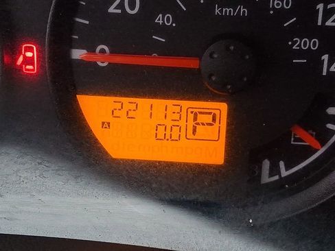 Used 2018 Nissan Frontier SV image 14