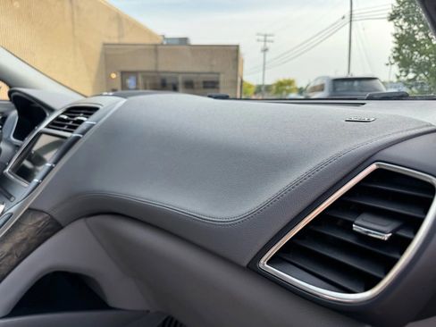 Used 2019 Lincoln Nautilus Reserve image 26