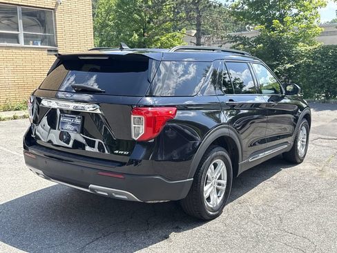 Used 2023 Ford Explorer XLT w/ Equipment Group 202A AWD/4WD image 3