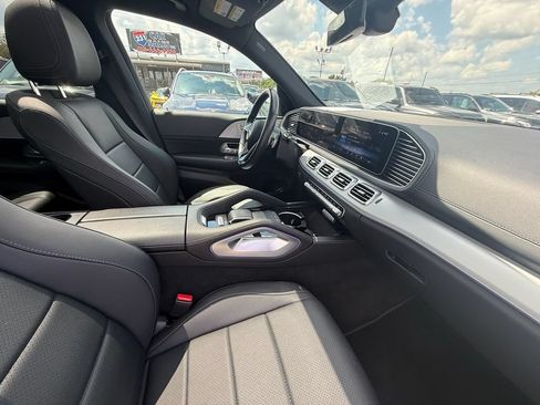 Used 2025 Mercedes-Benz GLS 450 4MATIC image 27