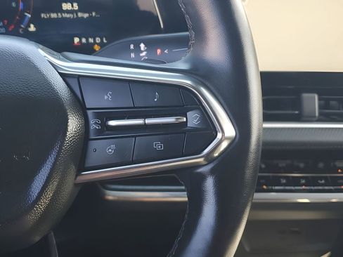 Used 2025 Chevrolet Equinox LT w/ Convenience Package II image 36