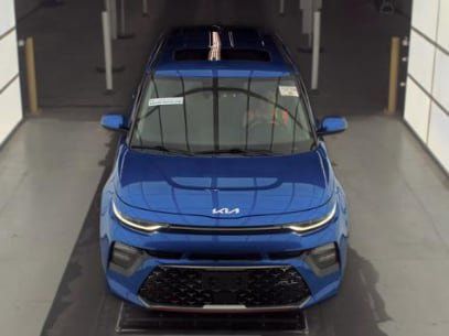 Used 2022 Kia Soul Turbo FWD image 2
