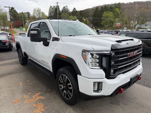 Used 2023 GMC Sierra 2500 AT4 w/ AT4 Preferred Package AWD/4WD image 3