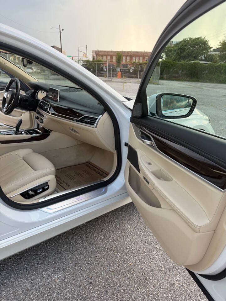 Used 2017 BMW 740i RWD image 18