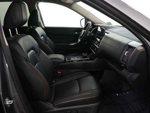 Used 2023 Nissan Pathfinder SL w/ SL Premium Package image 10