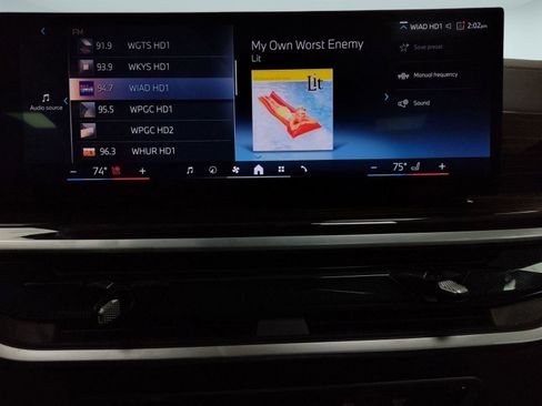 Used 2025 BMW X5 xDrive50e w/ Parking Assistance Package image 20