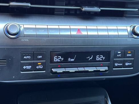 Used 2024 Hyundai Kona SEL FWD image 24