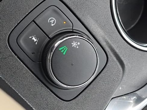 Used 2023 Chevrolet Traverse LT w/ LT Premium Package FWD image 36