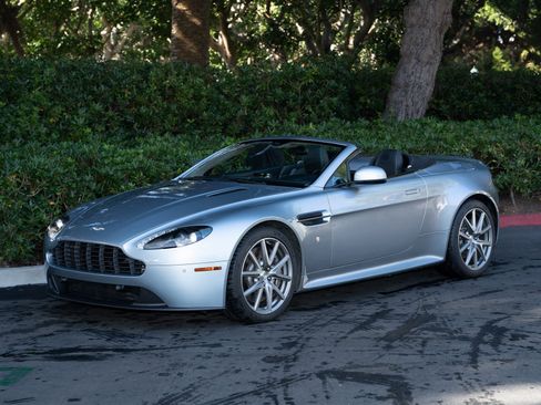 Used 2015 Aston Martin V8 Vantage GT image 27