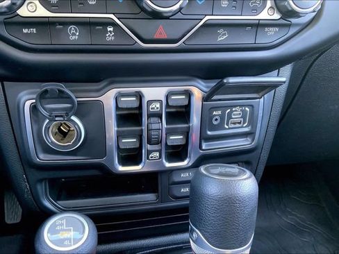 Used 2020 Jeep Wrangler Unlimited Sport AWD/4WD image 31