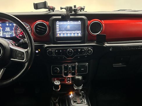 Used 2021 Jeep Wrangler Unlimited Rubicon w/ Cold Weather Group AWD/4WD image 13