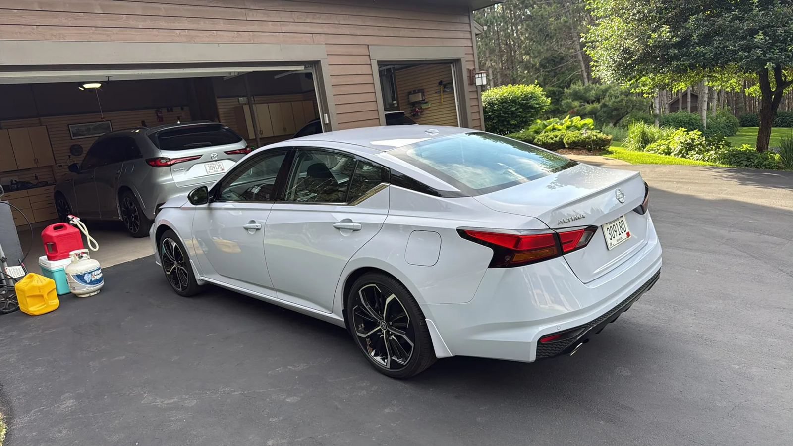 Used 2025 Nissan Altima 2.5 SR FWD image 5