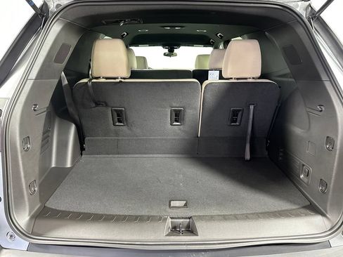 Used 2024 Chevrolet Traverse LS FWD image 29