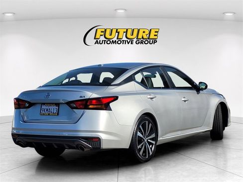 Certified 2022 Nissan Altima 2.5 SR image 4