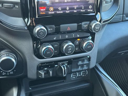 Used 2021 RAM 1500 Big Horn w/ Built-to-serve Edition AWD/4WD image 19