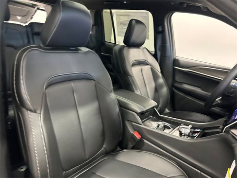 New 2025 Jeep Grand Cherokee Limited image 33