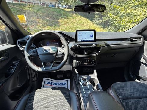 Used 2025 Ford Escape ST-Line AWD/4WD image 10