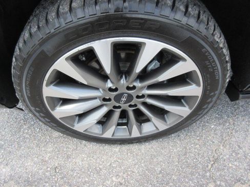 Used 2021 Lincoln Navigator Reserve w/ Luxury Package AWD/4WD image 9