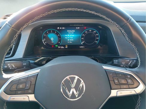 Used 2025 Volkswagen Atlas Cross Sport SE image 33