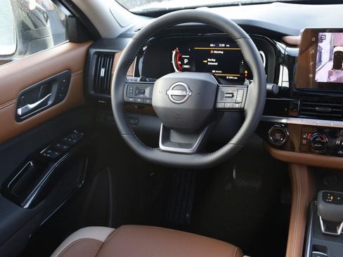 New 2026 Nissan Pathfinder Platinum AWD/4WD image 26