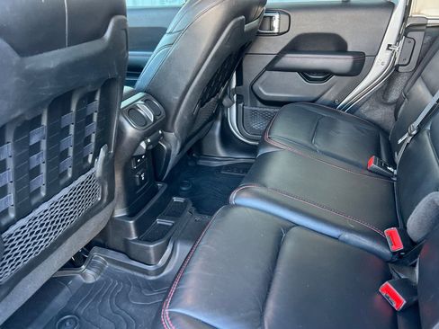 Used 2021 Jeep Wrangler Unlimited Rubicon AWD/4WD image 12