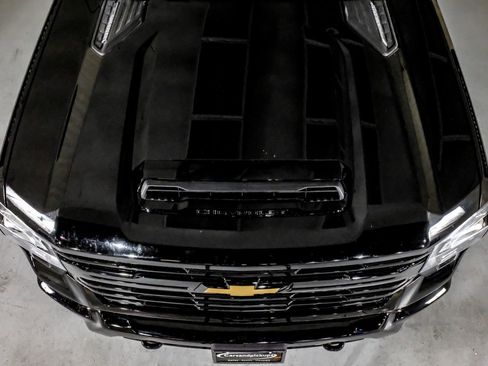 Used 2024 Chevrolet Silverado 3500 LTZ w/ LTZ Convenience Package image 39