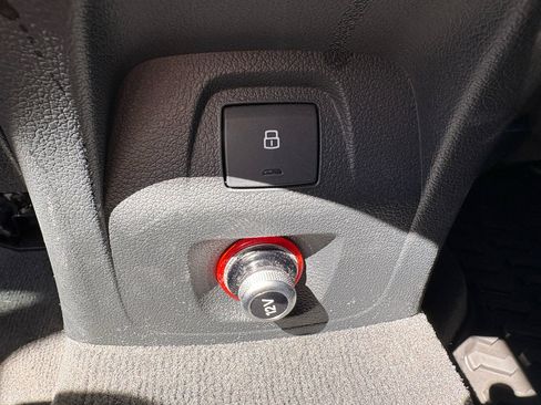 Used 2018 Audi Q3 2.0T Premium Plus w/ Premium Plus Package image 27