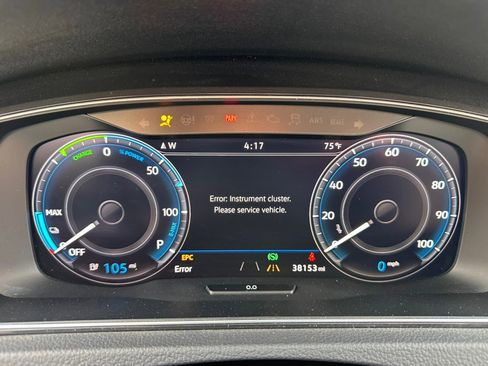 Used 2019 Volkswagen e-Golf SEL Premium image 19