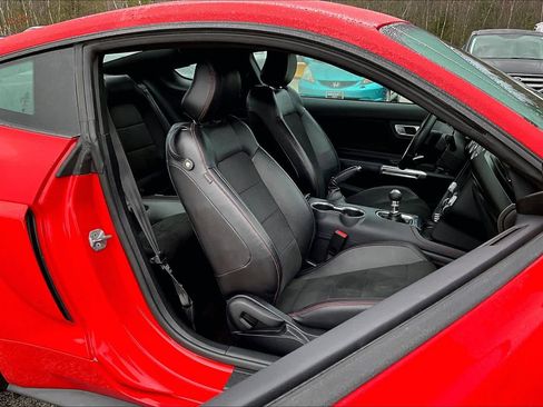 Used 2020 Ford Mustang GT Premium w/ Equipment Group 401A image 7