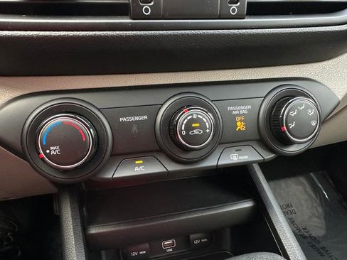 Used 2022 Kia Forte LXS image 29