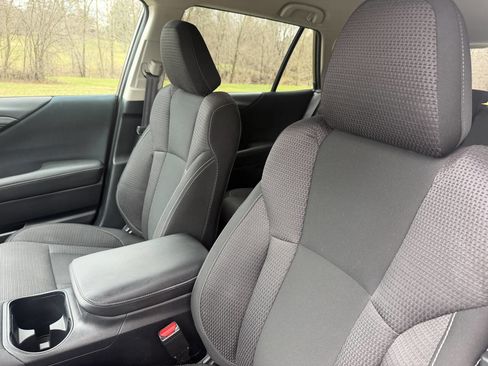 Used 2022 Subaru Outback Premium image 10