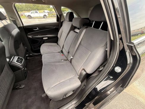 Used 2018 Kia Sorento FWD image 15