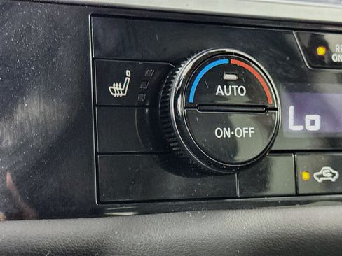 Used 2025 Nissan Pathfinder SL AWD/4WD image 20