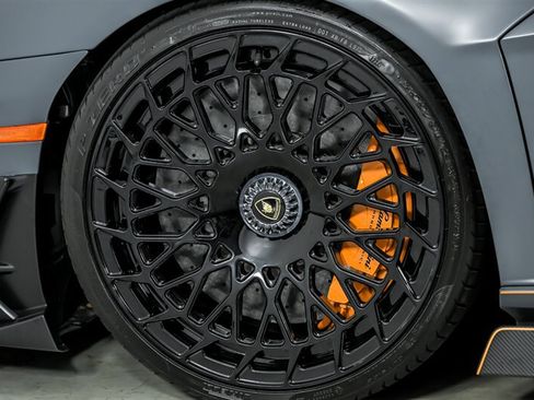 Used 2019 Lamborghini Aventador SVJ AWD/4WD image 8