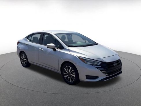 Used 2025 Nissan Versa SV FWD image 2