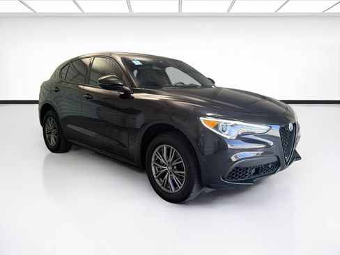 Used 2023 Alfa Romeo Stelvio Sprint RWD image 3