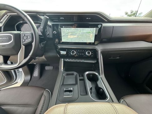 Used 2024 GMC Sierra 3500 Denali w/ Denali Reserve Package image 21