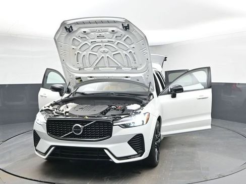 Used 2023 Volvo XC60 B5 Ultimate w/ Protection Package Premier image 46