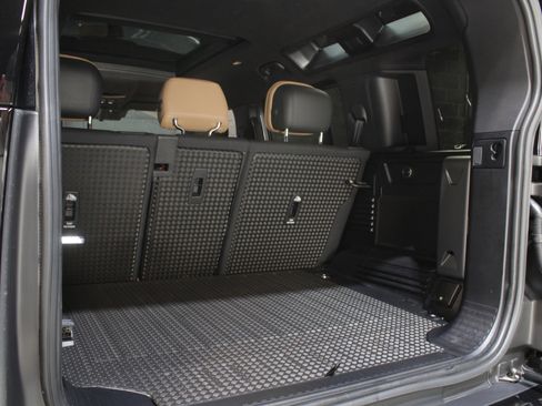 Used 2025 Land Rover Defender 110 V8 image 75