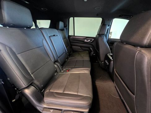 Used 2022 Chevrolet Suburban LT AWD/4WD image 54