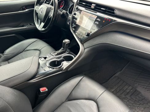 Used 2019 Toyota Camry XSE w/ Navigation Package image 18