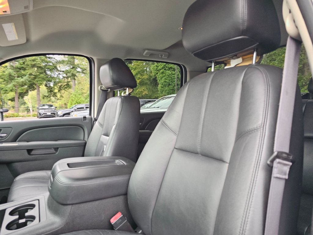 Used 2014 Chevrolet Silverado 3500 LTZ w/ LTZ Plus Package AWD/4WD image 24