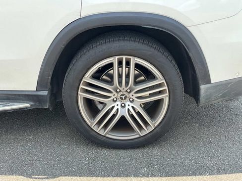 Used 2021 Mercedes-Benz GLS 450 4MATIC image 12
