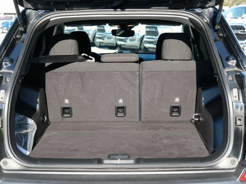 Used 2021 Jeep Cherokee Latitude image 34