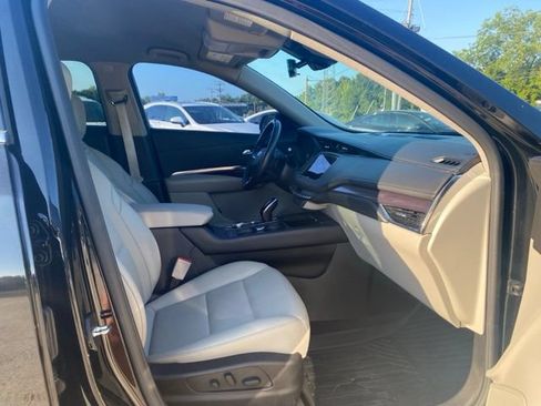 Used 2023 Cadillac XT4 Luxury FWD image 21
