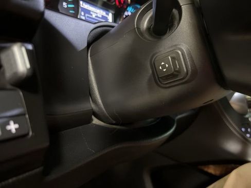 Used 2015 Chevrolet Tahoe LTZ AWD/4WD image 46