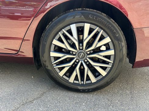 Used 2023 Nissan Altima 2.5 SV FWD image 21