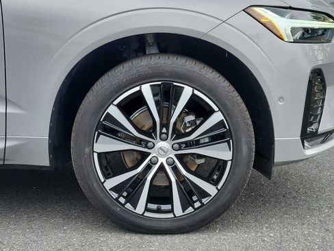 Certified 2024 Volvo XC60 B5 Plus w/ Climate Package AWD/4WD image 8