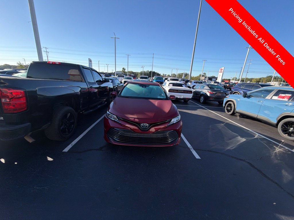 Used 2020 Toyota Camry LE w/ Sunroof Package FWD image 11