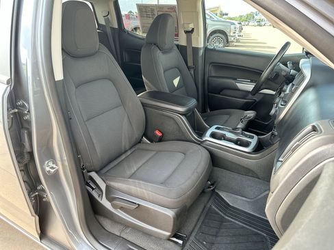 Used 2022 Chevrolet Colorado LT w/ LT Convenience Package image 21